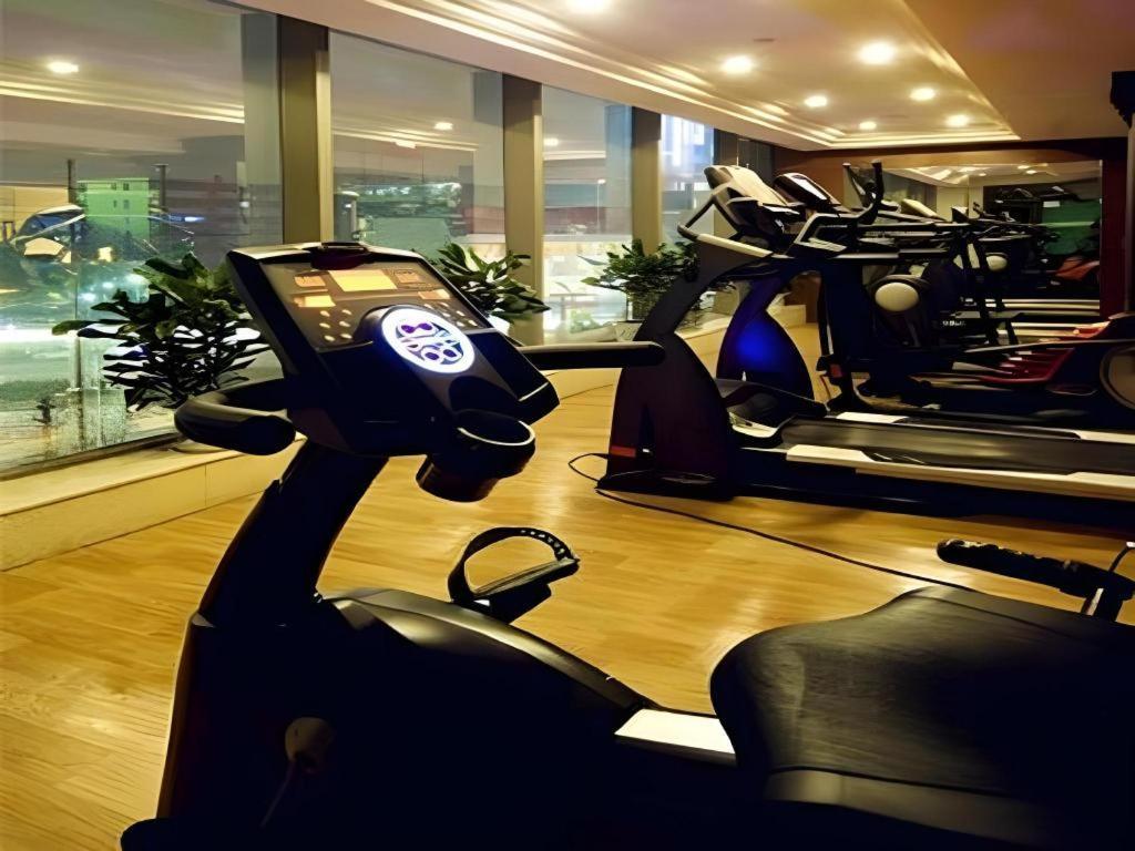 Nanchang Galactic Peace International Hotel Exterior photo